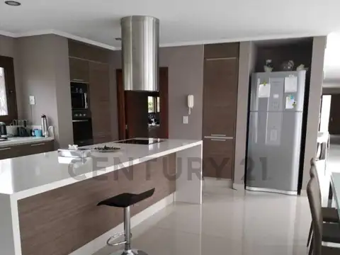 Venta Casa 4 Ambientes Dependencia Abril Club de Campo Hudson