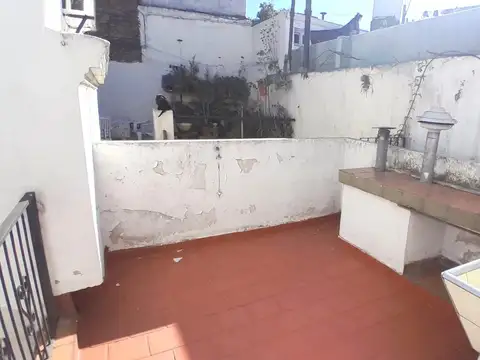 Depto Tipo Casa en Venta 40 años