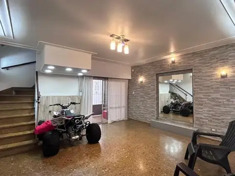 Depto Tipo Casa 5 ambientes con 1 baño