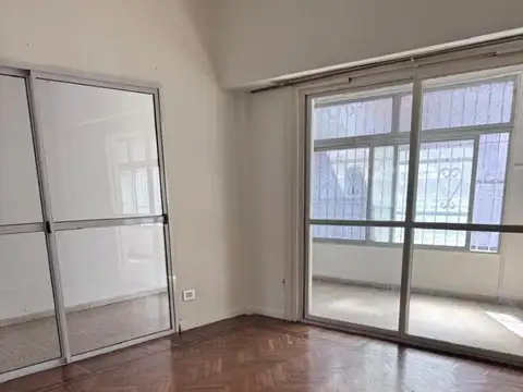 VENTA PH 5 AMBIENTES CON PARRILLA, PATIO Y TERRAZA–MATADEROS