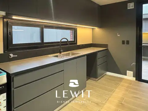 Depto Tipo Casa en Venta con 2 cocheras