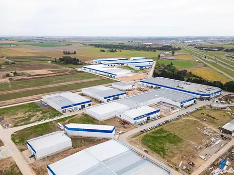 NAVE INSDUSTRIAL 850 M2 CON OFICINA - PARQUE INDUSTRIAL - GAS - LUZ SEGURIDAD