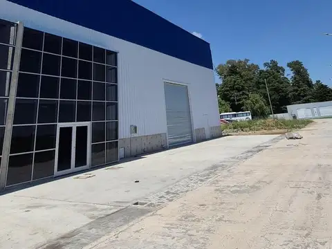 NAVE INSDUSTRIAL 850 M2 CON OFICINA - PARQUE INDUSTRIAL - GAS - LUZ SEGURIDAD