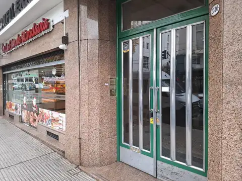 Edificio Antiguo.Av Rivadavia.Cerca de todo