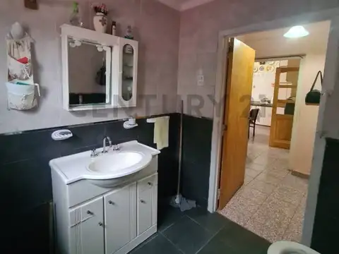 Tres Unidades en Una Propiedad – Viví y Generá Renta en la Misma Dirección