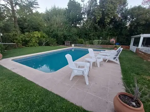 VENTA CASA 5 AMBIENTES PISCINA LOS CARDALES