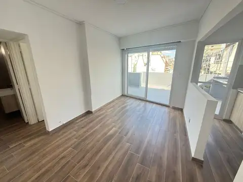 AGUERO , Piso 8