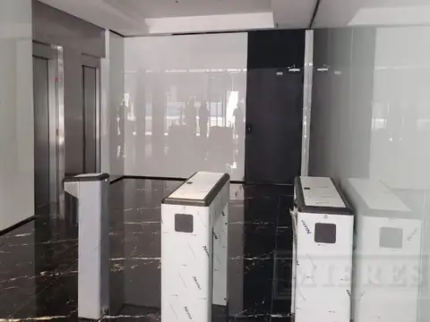 Oficina en Venta con 10 cocheras