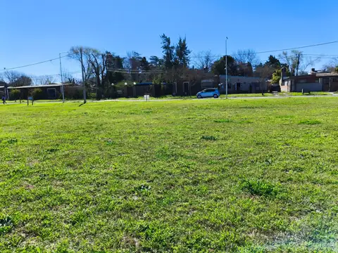 VENTA Terreno / Lote N° 8  Pueblo Esther . 307m2
