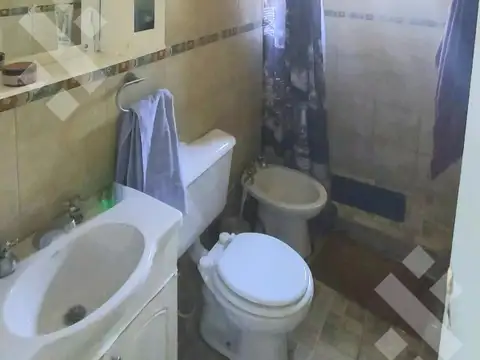 Casa en Alquiler con 1 cochera