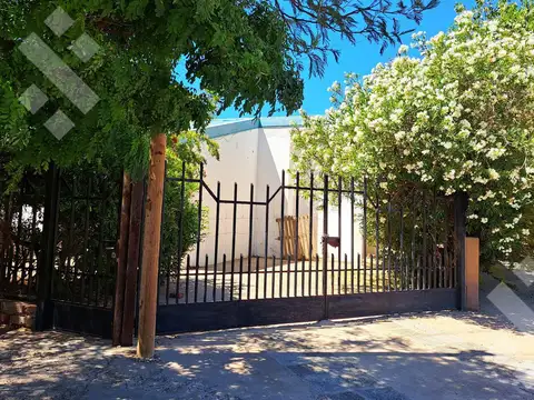 Casa en ALQUILER,  3 Ambientes, en   Plaza Huincul - Neuquén