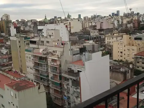 Monoambiente con balcon