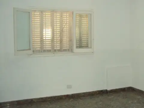 CASA AMERICANA DE 4 AMB SOLO USO PROFESIONAL