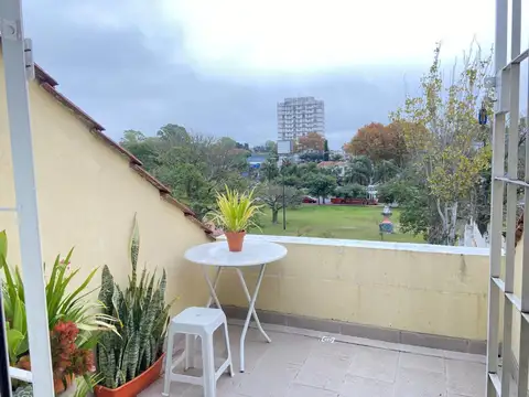 PH TRIPLEX, JARDIN Y PARRILA, APTO CRED