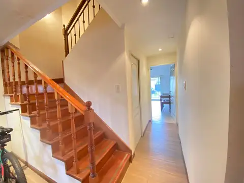 Depto Tipo Casa en Venta con 1 cocheras