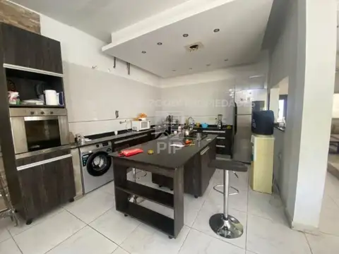 Casa 5 ambientes con 5 baños