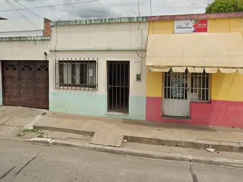 Casa sobre av. Tte. Ibañez