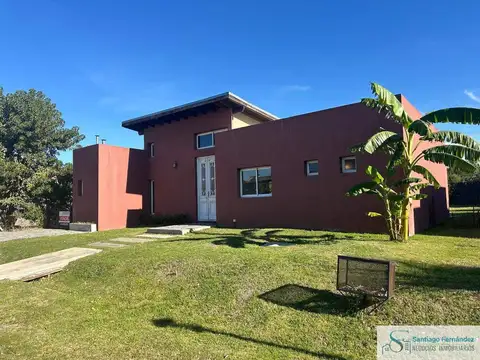 Casa 4 ambientes con 3 baños