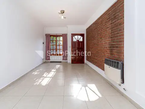 Depto Tipo Casa en Venta en Haedo Sur, USD 109.000