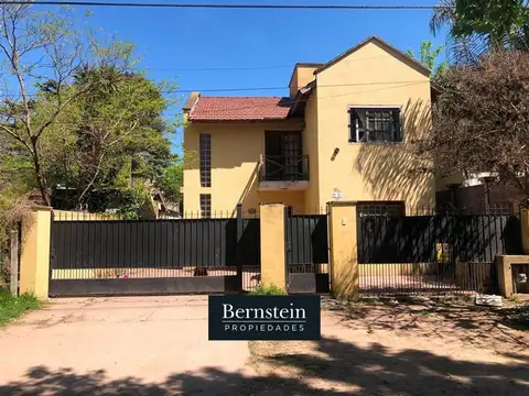 CASA EN VENTA :: 4 AMBIENTES :: PARQUE LELOIR