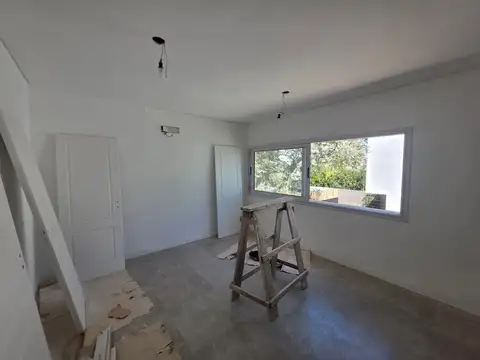 Casa en Venta en Barrio Parque Leloir, USD 250.000