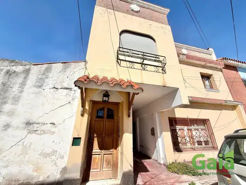 Casa en venta av uruguay 3 dorm