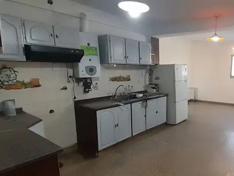 VENTA DE CASA 3 DORM EN AMPL 1 DE MAYO APTA CREDIT