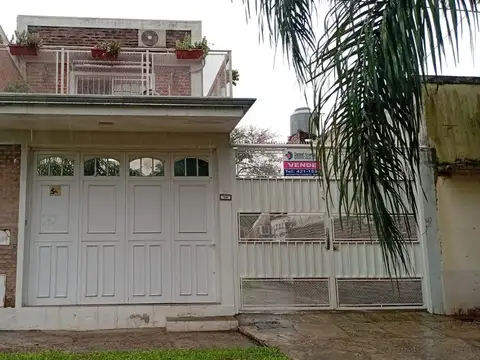 Casa 3 Dormitorios En 2 Plantas, Concordia