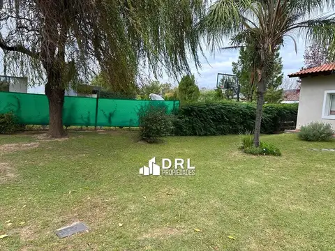 Casa en Alquiler con 1 cochera