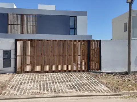 Casa en Venta en Don Carlos - La Plata