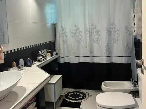Casa en Venta en San Miguel del Monte, USD 230.000