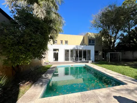 Mágico gran Chalet B° Parque Golf Club!