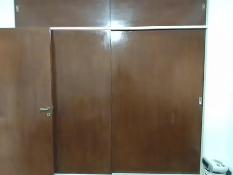 Departamento 3 ambientes c/dependen. y cochera Stos. Lugares