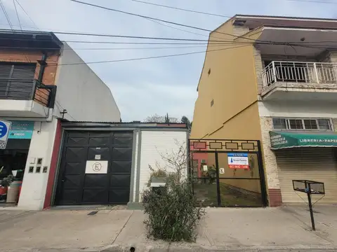 Lote con casa en Wilde