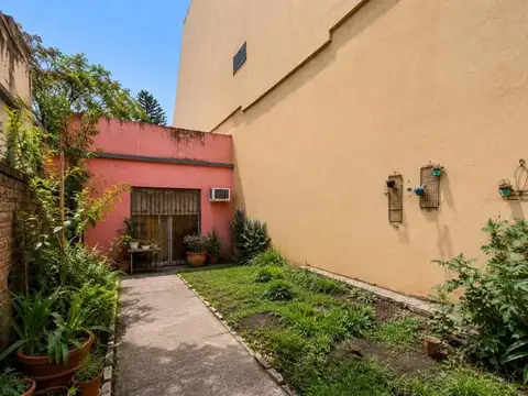 Lote con casa en Wilde