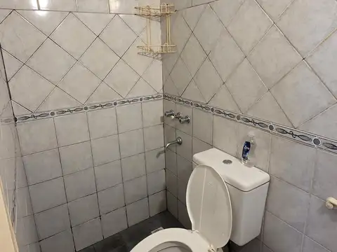 Depto Tipo Casa en Alquiler en Carapachay, $ 450.000
