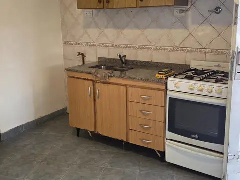 Depto Tipo Casa en Alquiler en Carapachay, $ 450.000