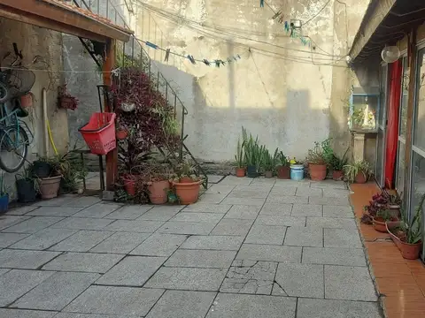 Casa 4 ambientes con 1 baño