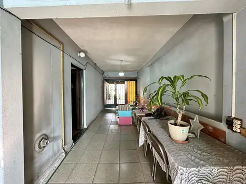 Casa en Venta con 3 cocheras