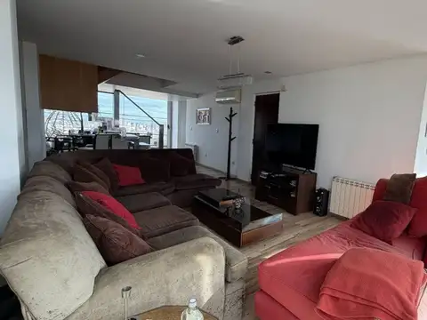 Departamento 8 ambientes con 3 baños