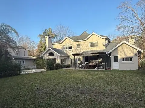 Casa en Alquiler en Campos De Alvarez, USD 2.400