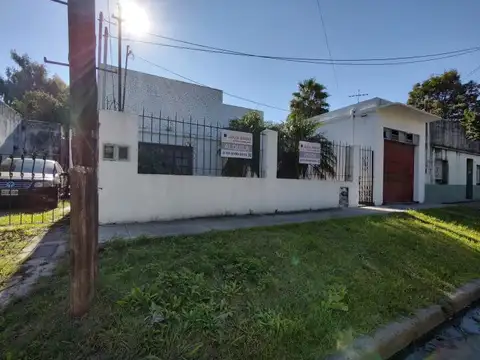 Venta Casa 3 ambientes y local en lote 563 m2 en Morón
