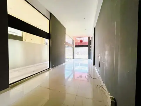 Local en Venta en San Isidro Vias / Libertador, USD 300.000