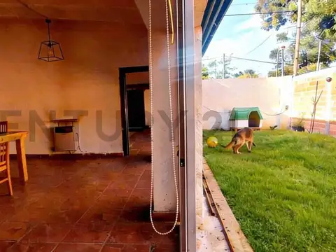 Casa 6 ambientes con 1 baño