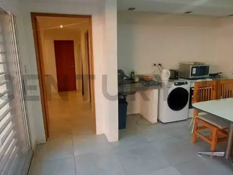 134 entre 428 y 429. Casa en Venta 3 dorm. Villa Elisa.