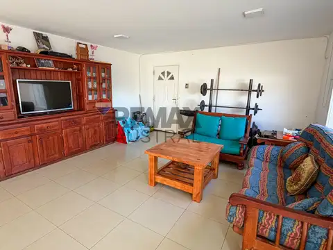 Casa 6 ambientes con 3 baños