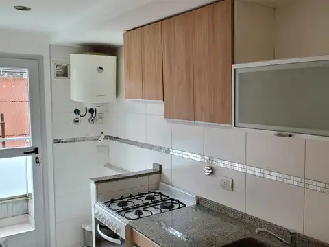 Departamento en Alquiler en Parque Chacabuco, $ 550.000