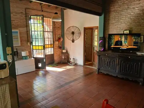 Casa en Venta con 5 cocheras