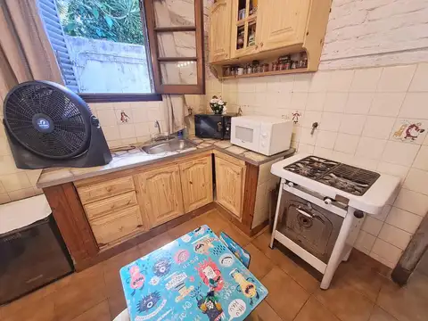 Casa 6 ambientes con 2 baños