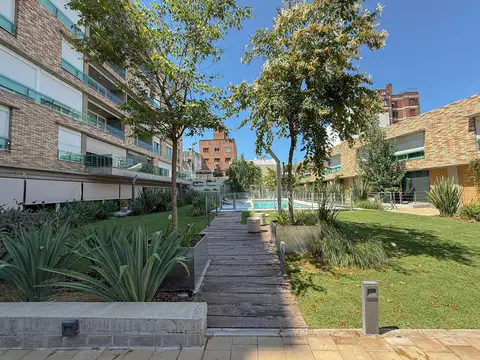 Abasto | Dúplex de 2 dormitorios con patio, parrillero y amenities
